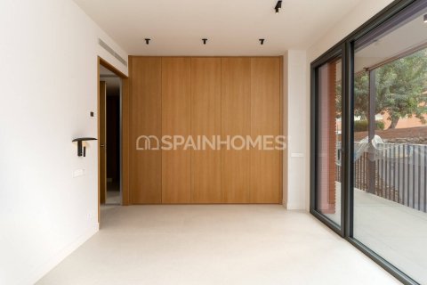 Купить квартиру в Барселона, Испания с 5 комнат, 152м², № 1044 - фото 8