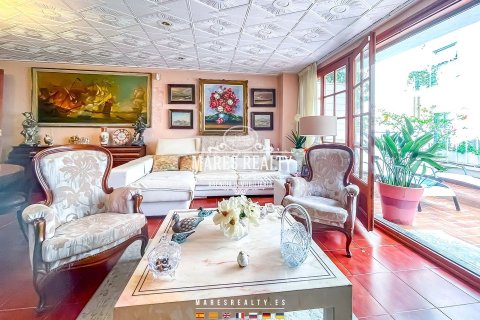 Купить коммерческую недвижимость в Калелья, Испания 949м², № 1039 - фото 5