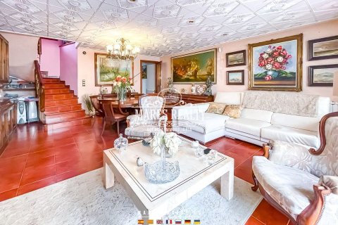 Купить коммерческую недвижимость в Калелья, Испания 949м², № 1039 - фото 4