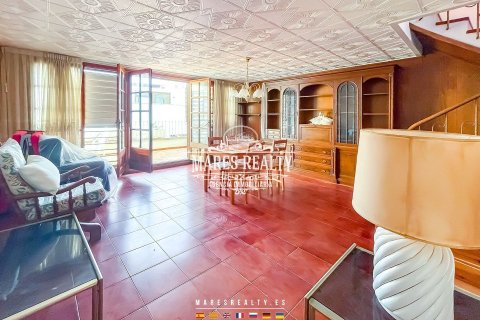 Купить коммерческую недвижимость в Калелья, Испания 949м², № 1039 - фото 9