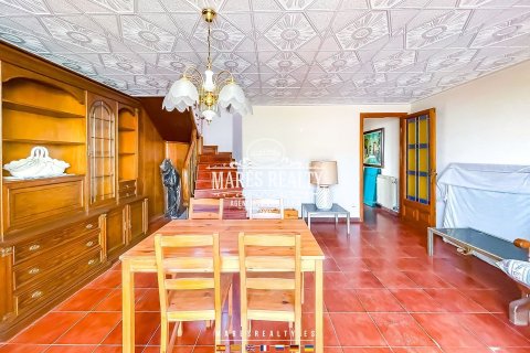 Купить коммерческую недвижимость в Калелья, Испания 949м², № 1039 - фото 11