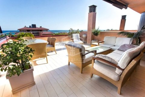 Купить квартиру в Гава, Испания с 3 спальни, 135м², № 1117 - фото 2