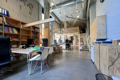 Снять в аренду коммерческую недвижимость в Барселона, Испания 184м², № 1119 - фото 9