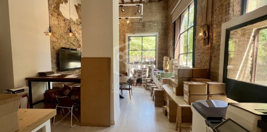 Коммерческая недвижимость 184м² в Барселоне, Каталония, Испания № 1119