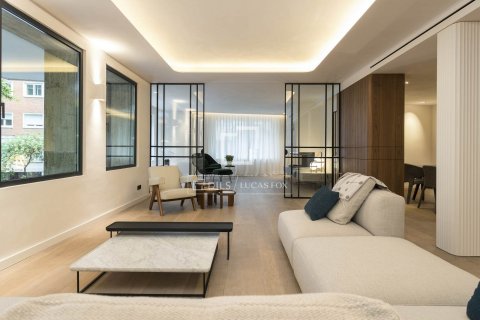 5 chambres apartment à vendre à Barcelona, Catalonia, Spain № 3719 - photo 5