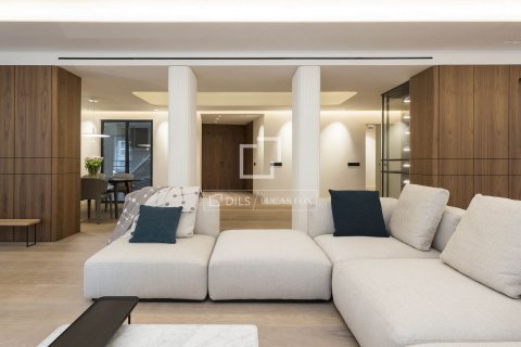 5 chambres apartment à vendre à Barcelona, Catalonia, Spain № 3719 - photo 3