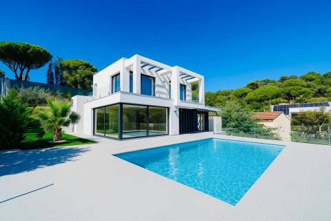 3 bedrooms house for sale in Lloret de Mar, Girona, Catalonia, Spain № 7199 - photo 9