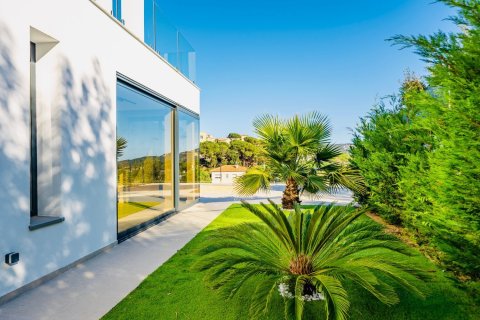 3 bedrooms house for sale in Lloret de Mar, Girona, Catalonia, Spain № 7199 - photo 16