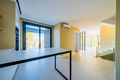 3 bedrooms house for sale in Lloret de Mar, Girona, Catalonia, Spain № 7199 - photo 12