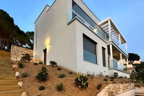 4 bedrooms house for sale in Lloret de Mar, Girona, Catalonia, Spain № 7200