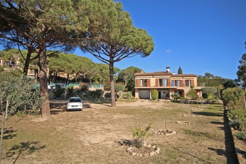 Сasa de 4 dormitorios en venta en Lloret de Mar, Gerona, Cataluña, Spain № 7198 - foto 5