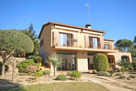 Сasa de 4 dormitorios en venta en Lloret de Mar, Gerona, Cataluña, Spain № 7198 - foto 10