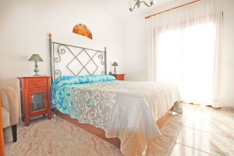 Сasa de 4 dormitorios en venta en Lloret de Mar, Gerona, Cataluña, Spain № 7198 - foto 16