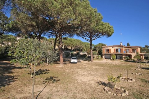 Сasa de 4 dormitorios en venta en Lloret de Mar, Gerona, Cataluña, Spain № 7198 - foto 4
