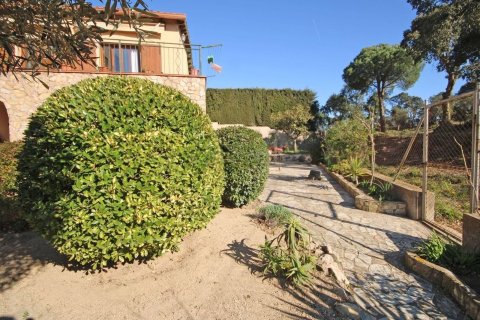 Сasa de 4 dormitorios en venta en Lloret de Mar, Gerona, Cataluña, Spain № 7198 - foto 2