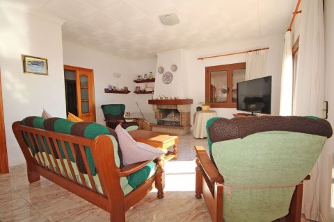 Сasa de 4 dormitorios en venta en Lloret de Mar, Gerona, Cataluña, Spain № 7198 - foto 23
