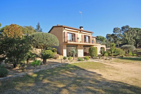 Сasa de 4 dormitorios en venta en Lloret de Mar, Gerona, Cataluña, Spain № 7198 - foto 11