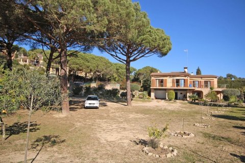 Сasa de 4 dormitorios en venta en Lloret de Mar, Gerona, Cataluña, Spain № 7198 - foto 6