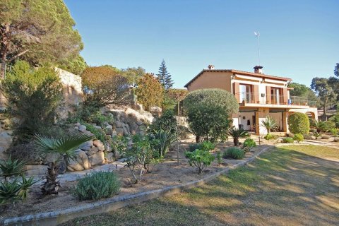 Сasa de 4 dormitorios en venta en Lloret de Mar, Gerona, Cataluña, Spain № 7198 - foto 12
