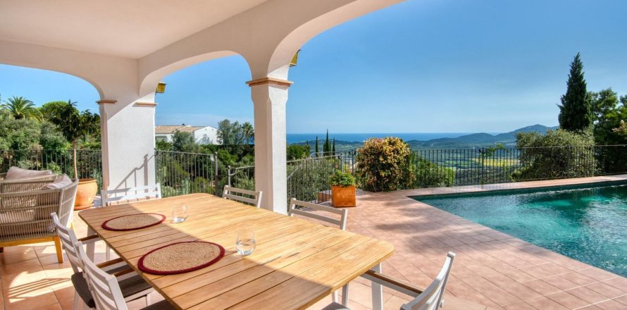 5 bedrooms house for sale in Platja D'aro, Girona, Catalonia, Spain № 7201