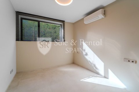 3 bedrooms house for sale in Lloret de Mar, Girona, Catalonia, Spain № 7149 - photo 8