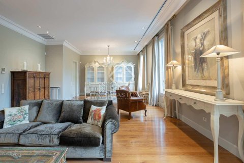 Квартира с 4 спальнями в Эшампле, Барселона, Каталония, Испания № 2768