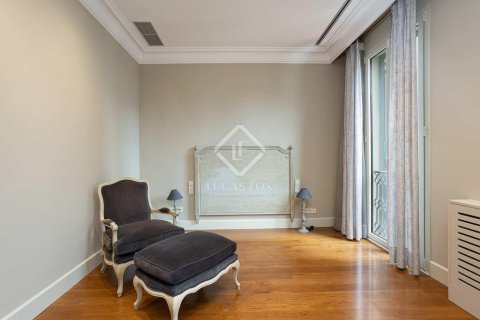 Купить квартиру в Эшампле, Испания с 4 спальни, 215м², № 2768 - фото 5