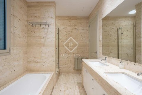 Купить квартиру в Эшампле, Испания с 4 спальни, 215м², № 2768 - фото 10