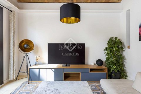 Apartamento de 3 dormitorios en venta en Eixample, Barcelona, Cataluña, Spain № 2766 - foto 2