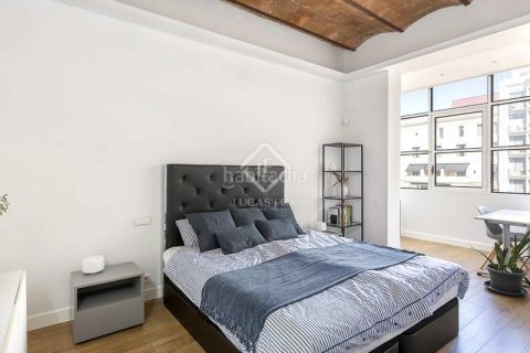 Apartamento de 3 dormitorios en venta en Eixample, Barcelona, Cataluña, Spain № 2766 - foto 20