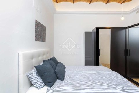 Apartamento de 3 dormitorios en venta en Eixample, Barcelona, Cataluña, Spain № 2766 - foto 14