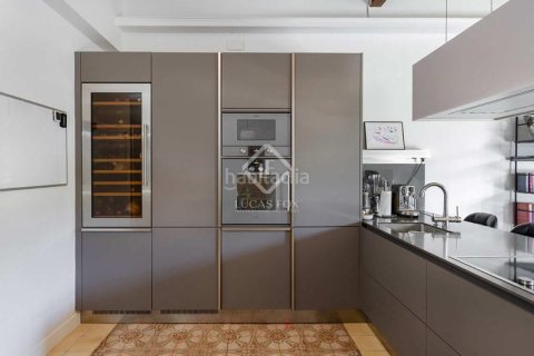 Apartamento de 3 dormitorios en venta en Eixample, Barcelona, Cataluña, Spain № 2766 - foto 26