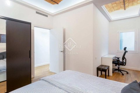 Apartamento de 3 dormitorios en venta en Eixample, Barcelona, Cataluña, Spain № 2766 - foto 15