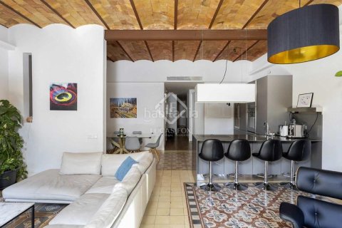 Apartamento de 3 dormitorios en venta en Eixample, Barcelona, Cataluña, Spain № 2766 - foto 4