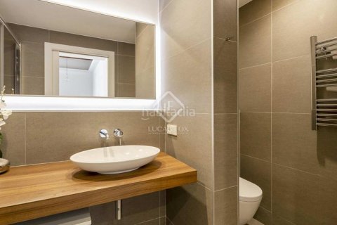 Apartamento de 3 dormitorios en venta en Eixample, Barcelona, Cataluña, Spain № 2766 - foto 17