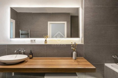 Apartamento de 3 dormitorios en venta en Eixample, Barcelona, Cataluña, Spain № 2766 - foto 8