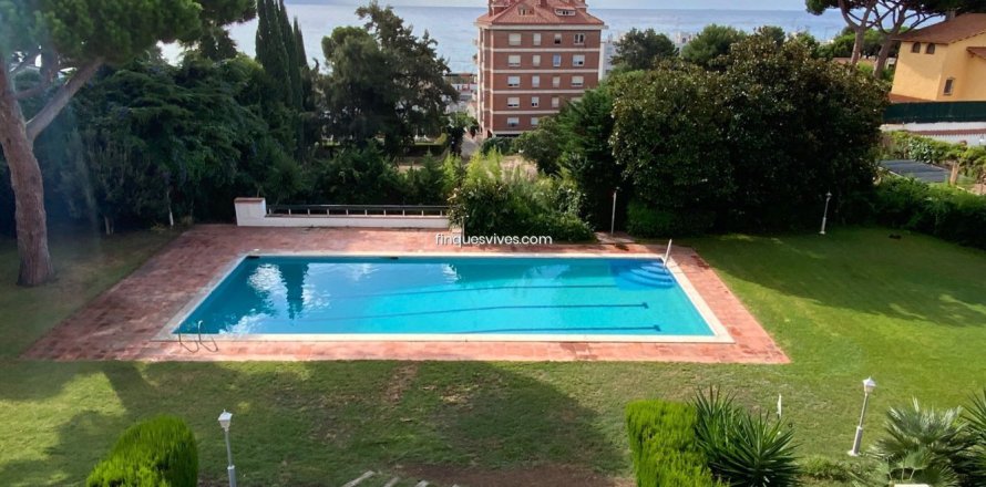 Дом с 3 спальнями в Сан-Андреу-де-Льяванересе, Барселона, Каталония, Испания № 2771