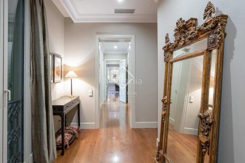 Купить квартиру в Эшампле, Испания с 4 спальни, 196м², № 2769 - фото 18