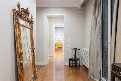 Купить квартиру в Эшампле, Испания с 4 спальни, 196м², № 2769 - фото 17