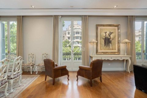 Купить квартиру в Эшампле, Испания с 4 спальни, 196м², № 2769 - фото 4