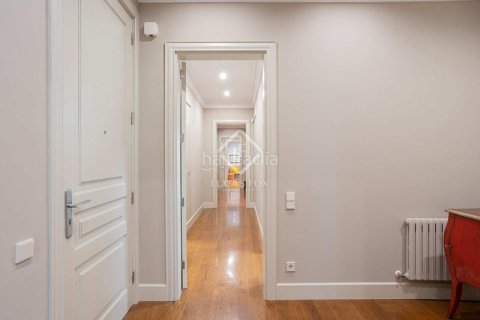 Купить квартиру в Эшампле, Испания с 4 спальни, 196м², № 2769 - фото 26