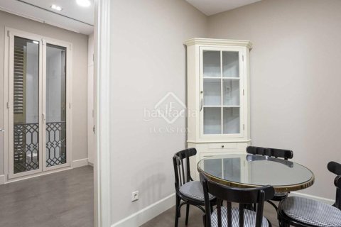 Купить квартиру в Эшампле, Испания с 4 спальни, 196м², № 2769 - фото 12