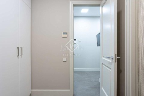 Купить квартиру в Эшампле, Испания с 4 спальни, 196м², № 2769 - фото 14