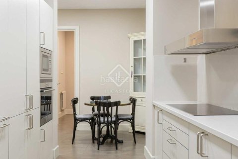 Купить квартиру в Эшампле, Испания с 4 спальни, 196м², № 2769 - фото 10