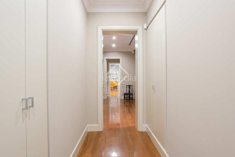 Купить квартиру в Эшампле, Испания с 4 спальни, 196м², № 2769 - фото 16