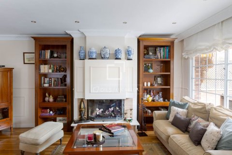 5 chambres villa à vendre à Premia De Mar, Barcelona, Catalonia, Spain № 4464 - photo 10