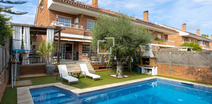 5 chambres villa à vendre à Premia De Mar, Barcelona, Catalonia, Spain № 4464