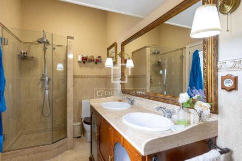 5 chambres villa à vendre à Premia De Mar, Barcelona, Catalonia, Spain № 4464 - photo 24