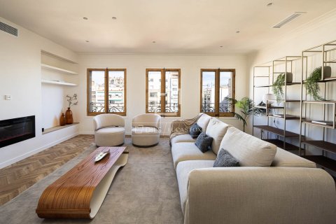 3 chambres apartment à vendre à Barcelona, Catalonia, Spain № 4125