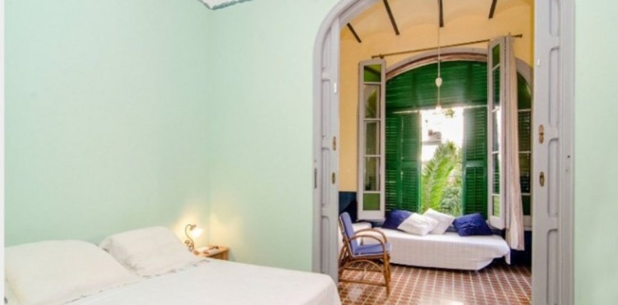 Коммерческая недвижимость 475м² в Ситжесе, Барселона, Каталония, Испания № 1449